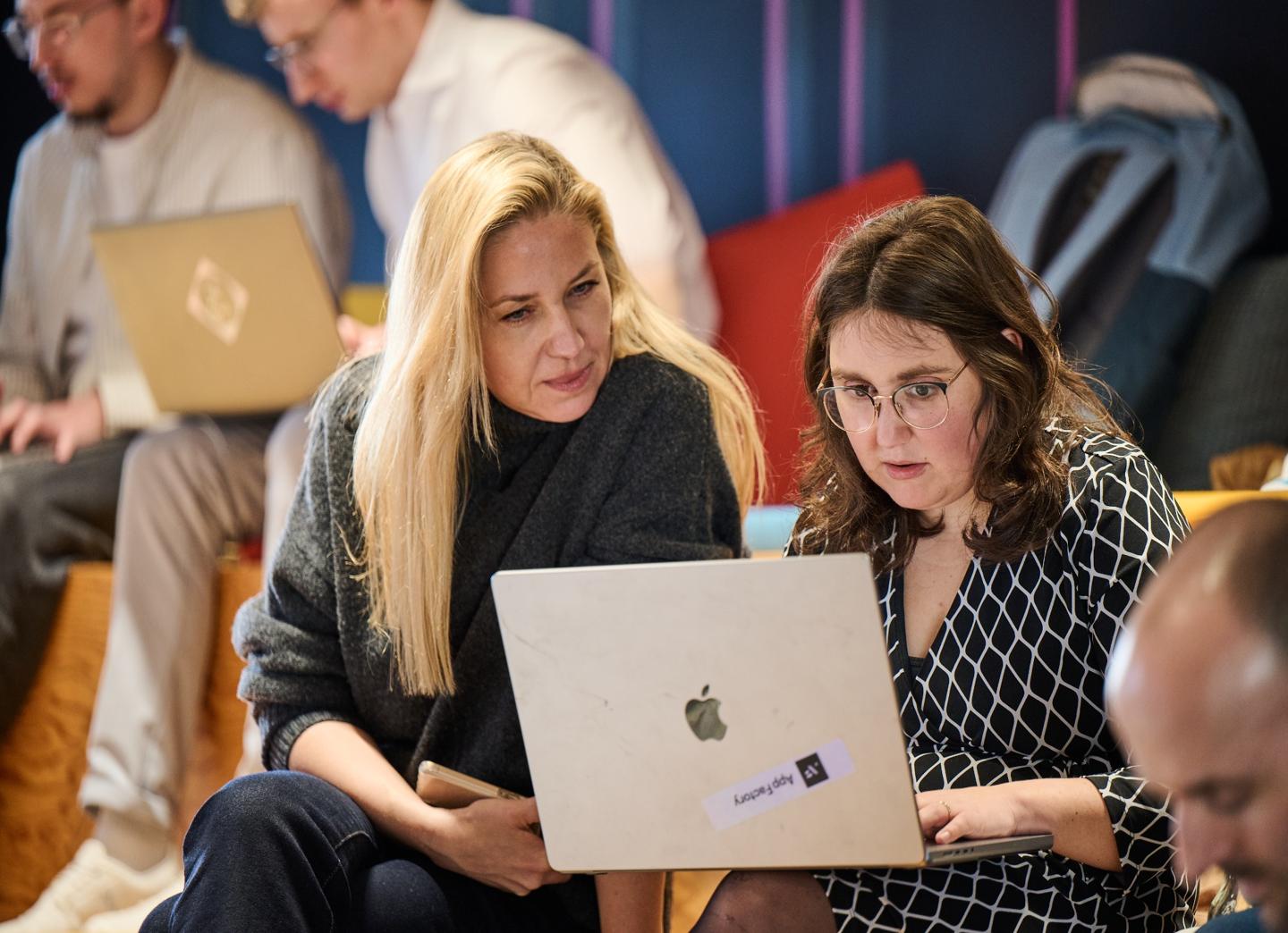 Tech_Insights_Agentic_Coding_News_1440x1044