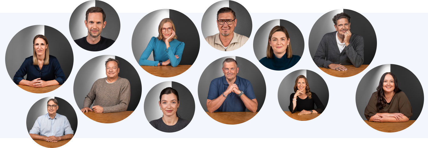 Eine Collage aus zwölf Bereichsleiter:innen der Star Finanz, die jeweils an einem Tisch stehen und freundlich lächeln.