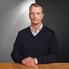 Porträt von Maik Ludewig, Geschäftsführer bei der Star Finanz